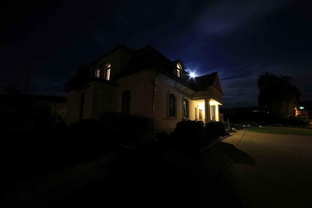Bed and Breakfast Prestige Вежховисько Екстер'єр фото